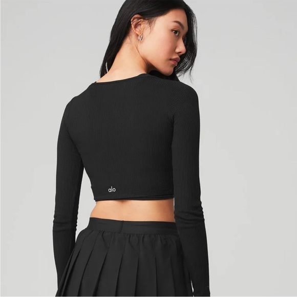 Alo Ribbed Cropped Whisper Cardigan - Picture 2 of 6